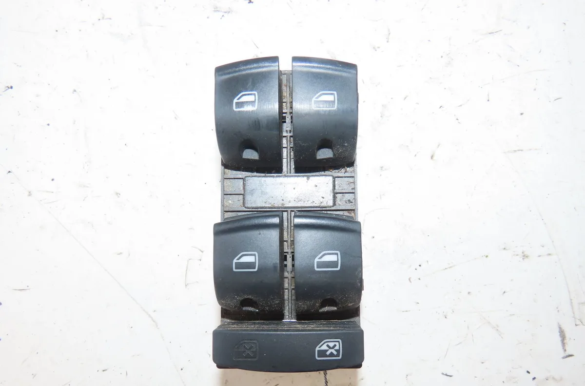 Commande lève-glace porte avant gauche Audi A6 C6 Avant (4F5) 3.0 tdi quattro (2006-2008) occasion