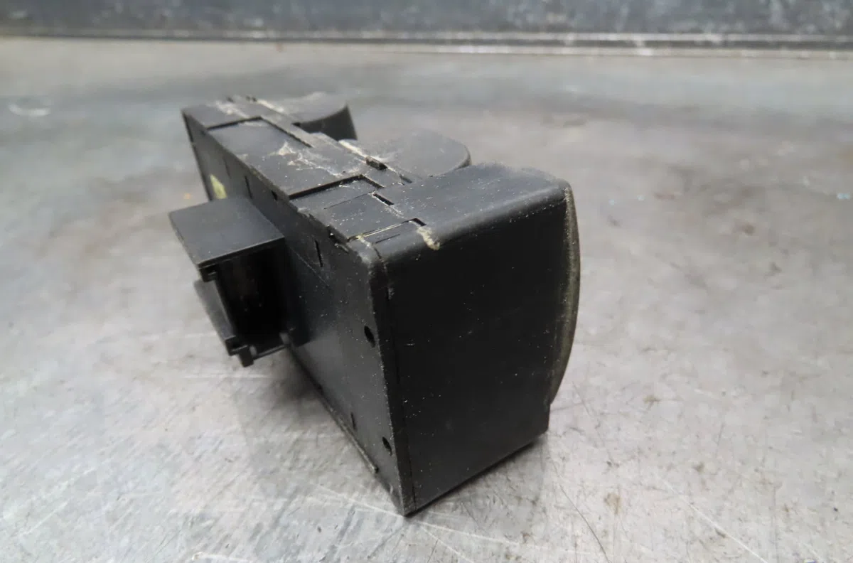 Commande lève-glace porte avant gauche AUDI A8 2003 occasion