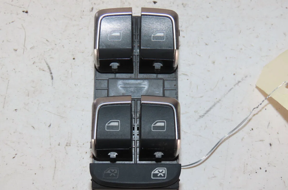 Commande lève-glace porte avant gauche Audi Q3 (8UB, 8UG) 2.0 tdi (2011-2018) occasion