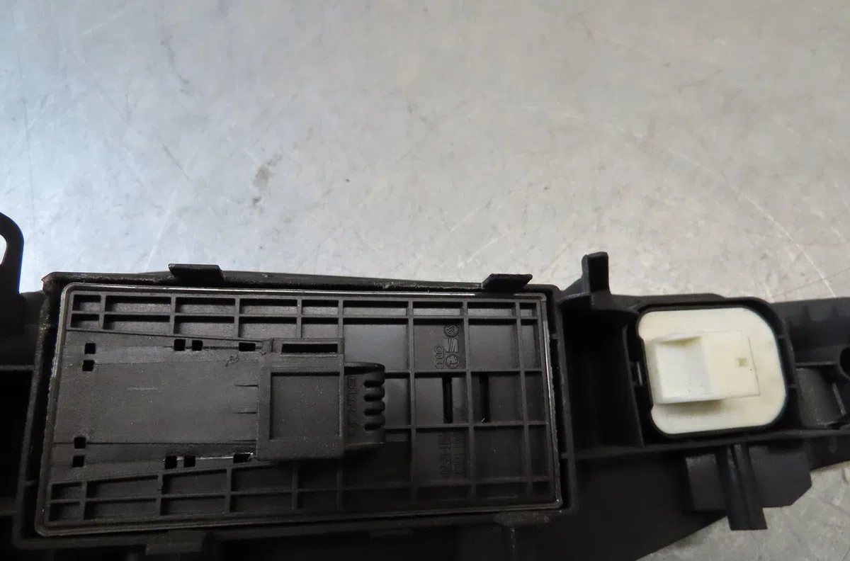 Commande lève-glace porte avant gauche AUDI SQ5 occasion