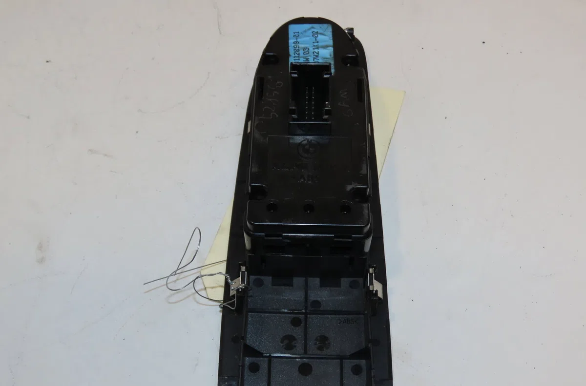Commande lève-glace porte avant gauche Bmw 1 (E81) 118 d (2006-2011) 3 portes occasion