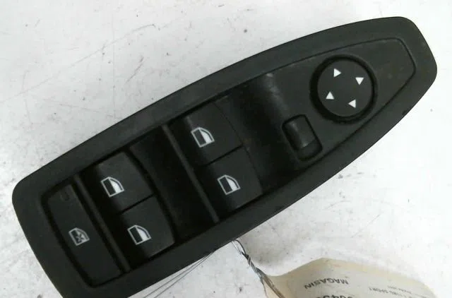 Commande lève-glace porte avant gauche Bmw 1 (F20) 118 d (2011-2015) occasion