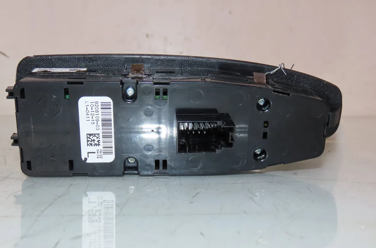 Commande lève-glace porte avant gauche Bmw 1 (F20) 120 d (2011-2015) occasion