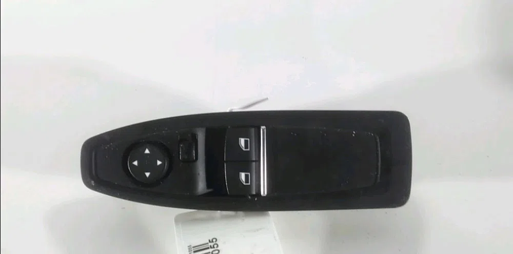 Commande lève-glace porte avant gauche Bmw 1 (F21) 114 d (2012) occasion