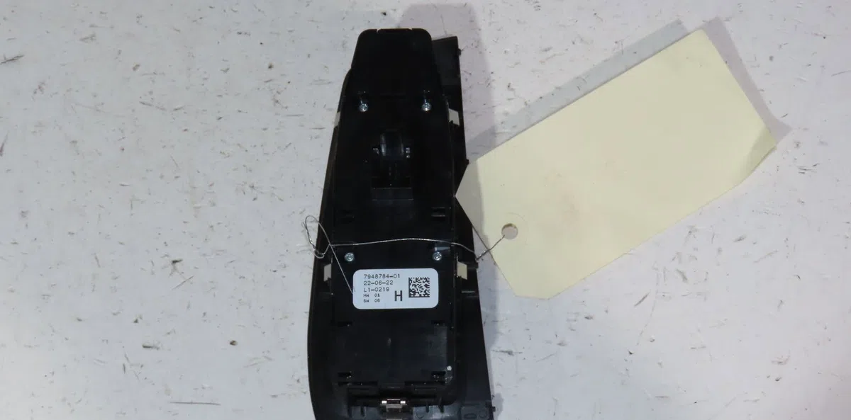 Commande lève-glace porte avant gauche Bmw 1 (F40) 118 i (2019) 5 portes occasion