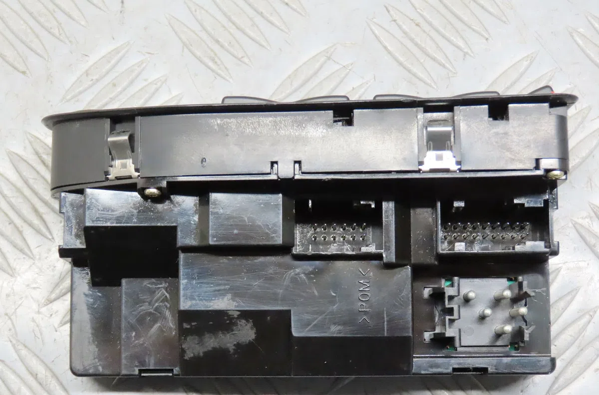 Commande lève-glace porte avant gauche Bmw 5 (E39) 525 i (2000-2003) occasion
