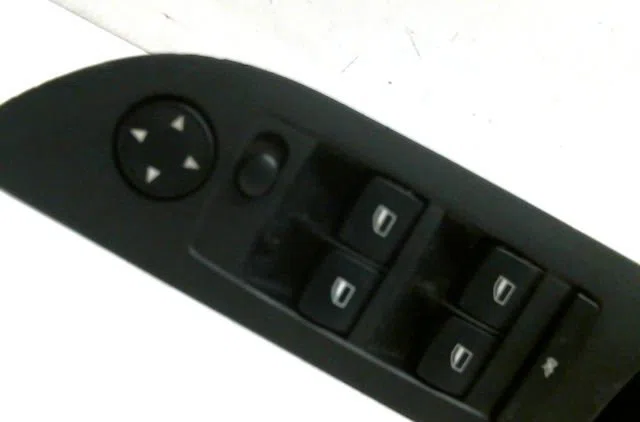 Commande lève-glace porte avant gauche Bmw 5 (E60) 520 d (2005-2009) occasion