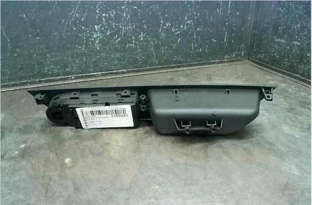 Commande lève-glace porte avant gauche Bmw 5 (E60) 525 d (2004-2010) occasion
