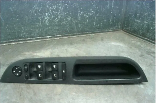 Commande lève-glace porte avant gauche Bmw 5 (E60) 525 d (2004-2010) occasion