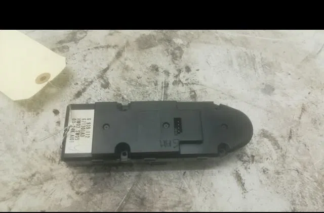 Commande lève-glace porte avant gauche Bmw 5 (E60) 530 d (2002-2005) occasion