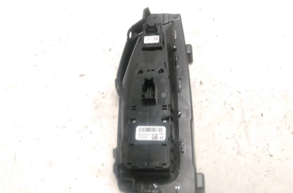 Commande lève-glace porte avant gauche Bmw X3 (G01, F97) Xdrive 30d mild-hybrid (2020) occasion