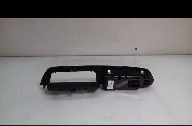 Commande lève-glace porte avant gauche Bmw X5 (E70) Xdrive 30 d (2010-2013) occasion