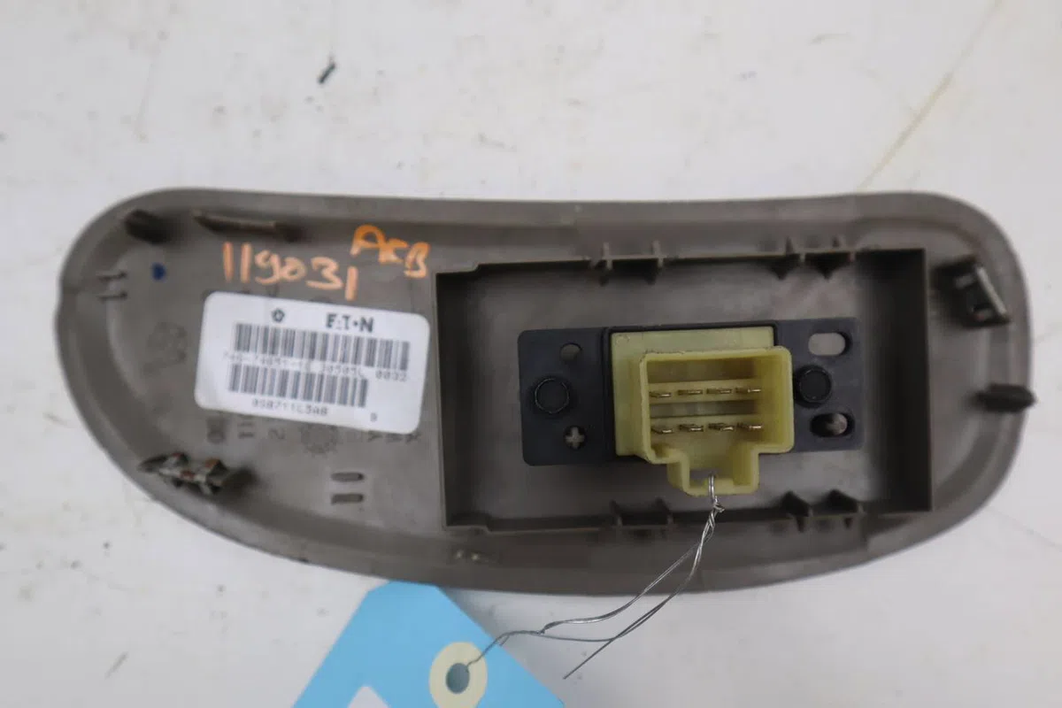 Commande lève-glace porte avant gauche Chrysler VOYAGER IV (RG, RS) 2.5 crd (2000-2008) occasion