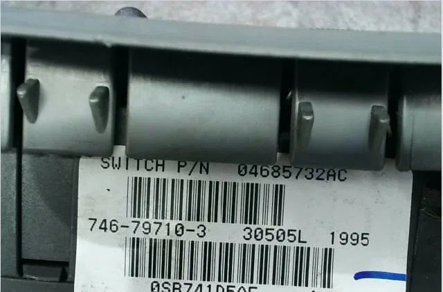 Commande lève-glace porte avant gauche Chrysler VOYAGER IV (RG, RS) 2.8 crd (2004-2008) occasion