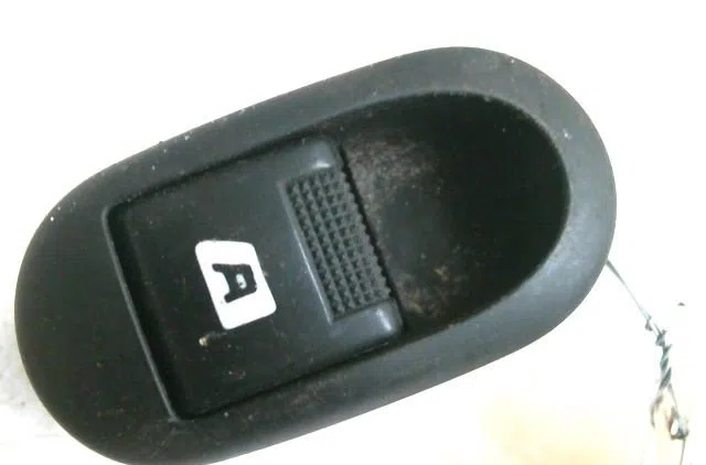 Commande lève-glace porte avant gauche Citroën C2 (JM_) 1.4 hdi (2003-2009) 3 portes occasion