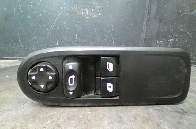 Commande lève-glace porte avant gauche Citroën C3 II (SC_) 1.4 (2009-2016) 5 portes occasion
