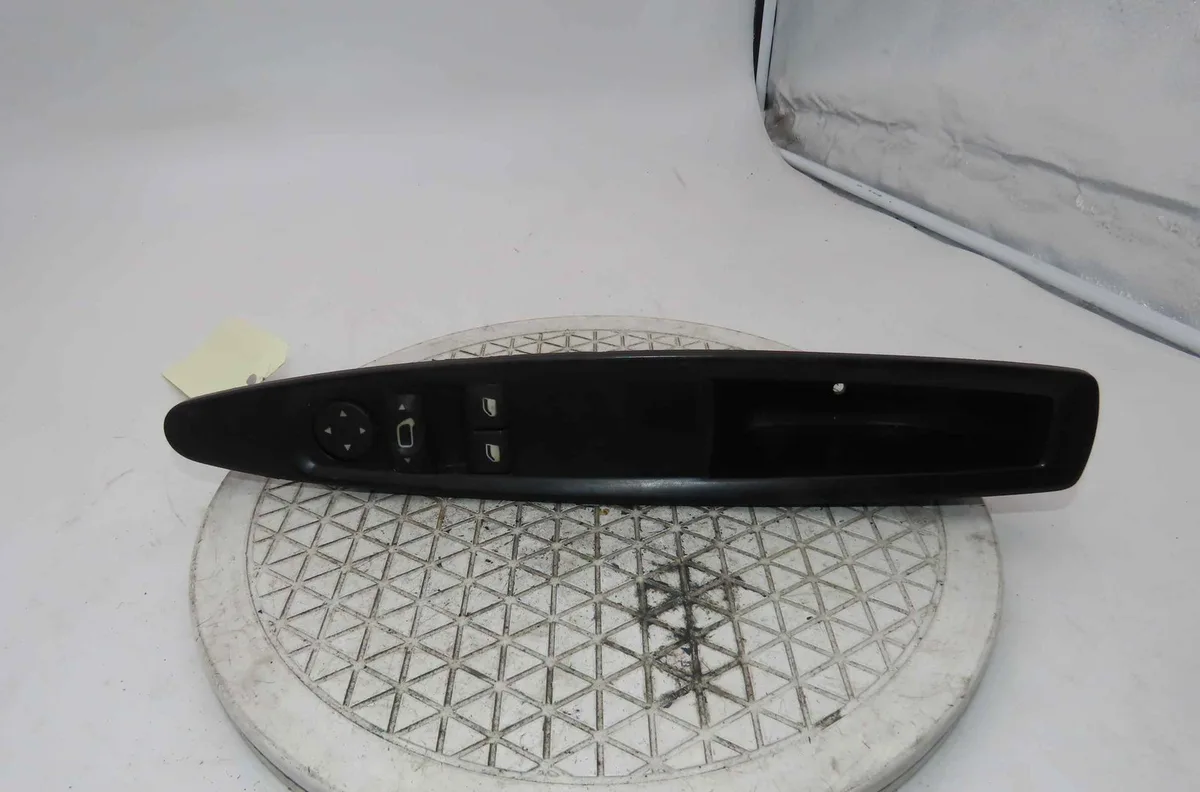 Commande lève-glace porte avant gauche CITROEN C4 I occasion
