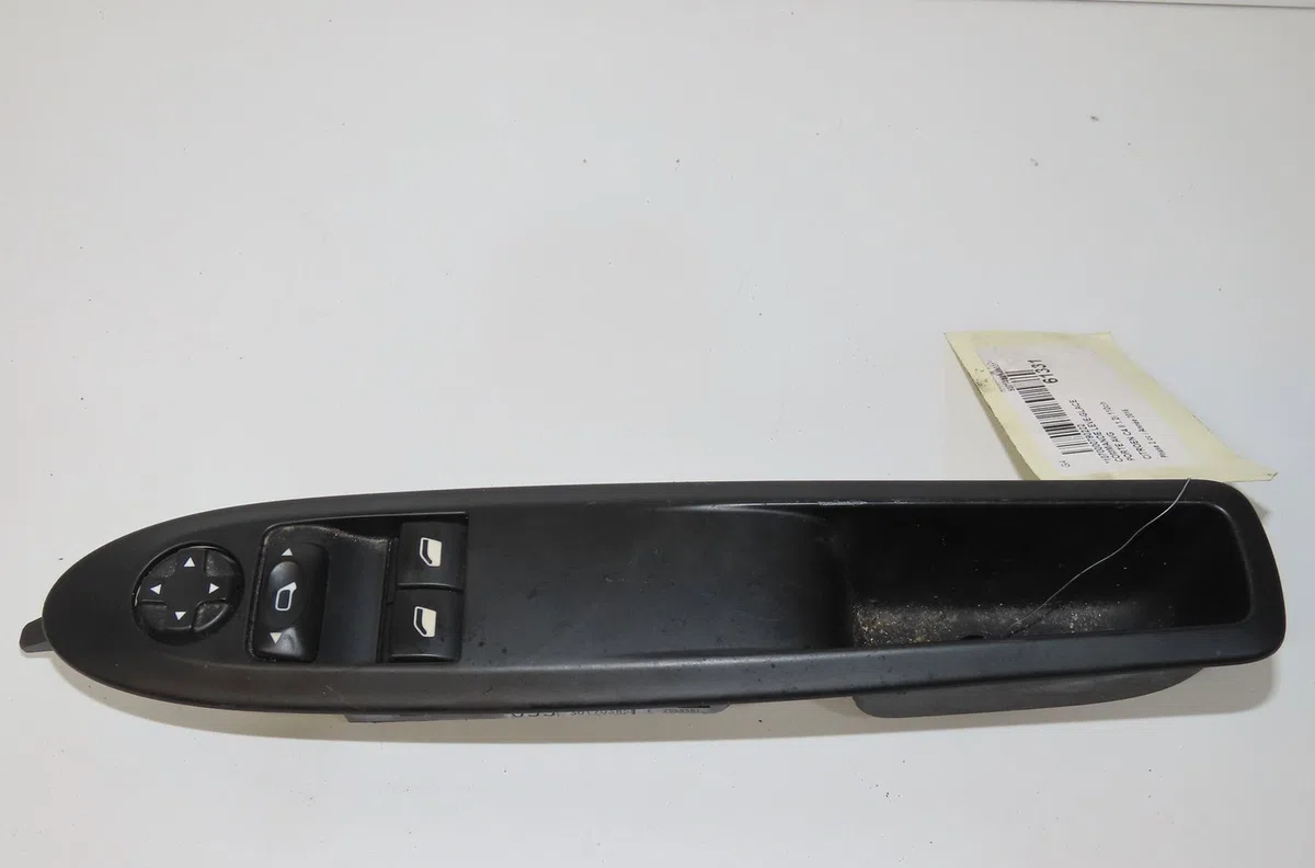 Commande lève-glace porte avant gauche Citroen C4 II (NC_) 1.2 thp 110 (2015-2017) occasion — photo 2