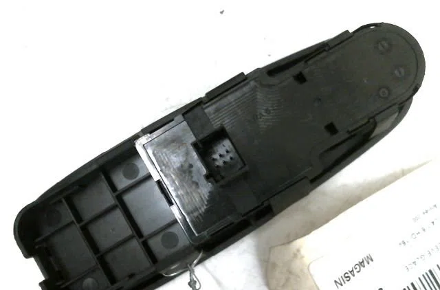 Commande lève-glace porte avant gauche CITROEN C4 occasion