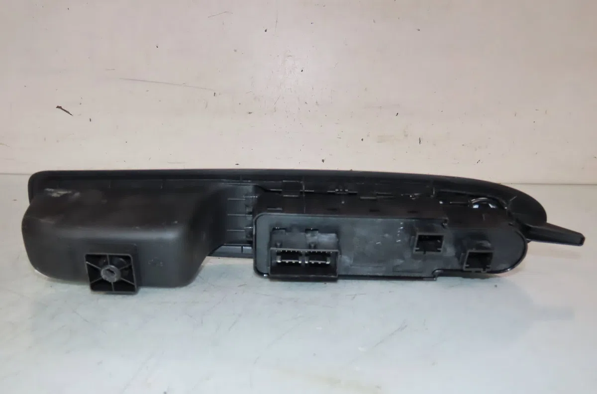 Commande lève-glace porte avant gauche Citroën C4 PICASSO II 2.0 bluehdi 135 (2013) occasion