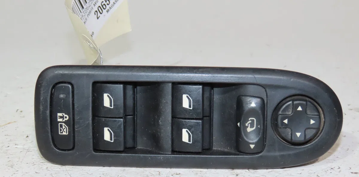 Commande lève-glace porte avant gauche Citroën C5 III Break (RW_) 1.6 hdi 110 (2008) 5 portes occasion