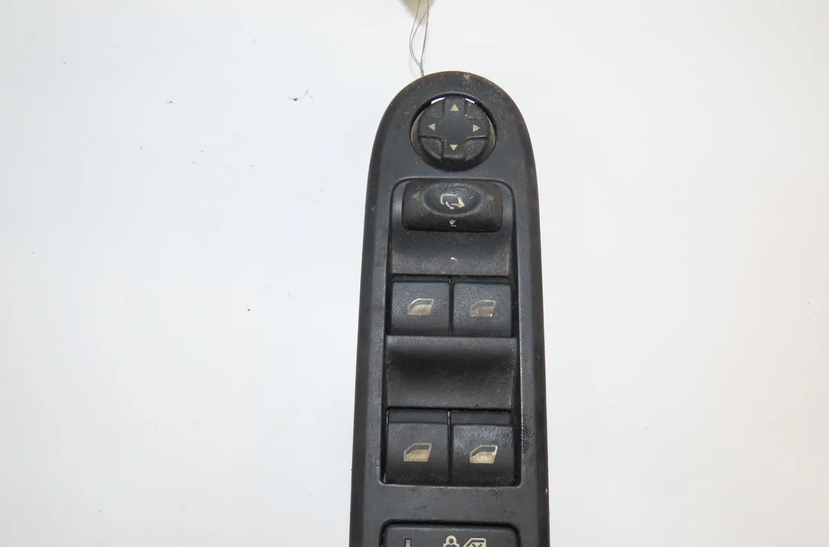 Commande lève-glace porte avant gauche Citroen C5 III (RD_) 2.0 hdi 140 (2008) 4 portes occasion