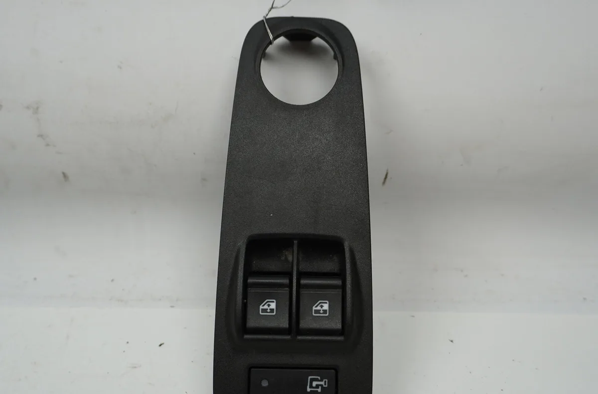 Commande lève-glace porte avant gauche Citroen JUMPER Camionnette 2.2 bluehdi 120 (2019) occasion
