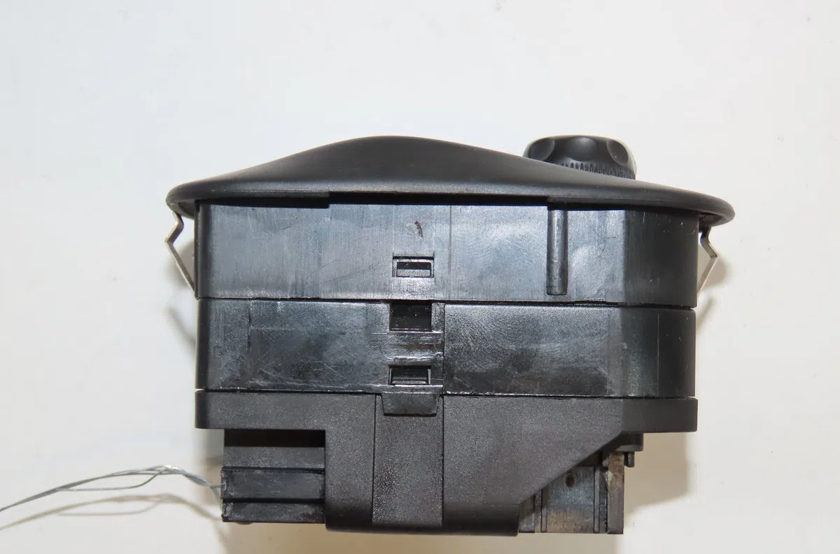 Commande lève-glace porte avant gauche Citroen JUMPY Camionnette (BS_, BT_, BY_, BZ_) 1.9 d 70 (1998-2006) occasion — photo 2