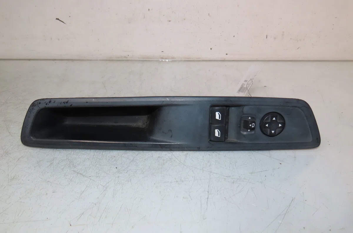 Commande lève-glace porte avant gauche Citroën JUMPY Camionnette (V_) 2.0 bluehdi 150 (2016) occasion