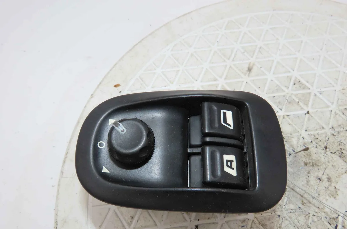 Commande lève-glace porte avant gauche CITROEN JUMPY I occasion