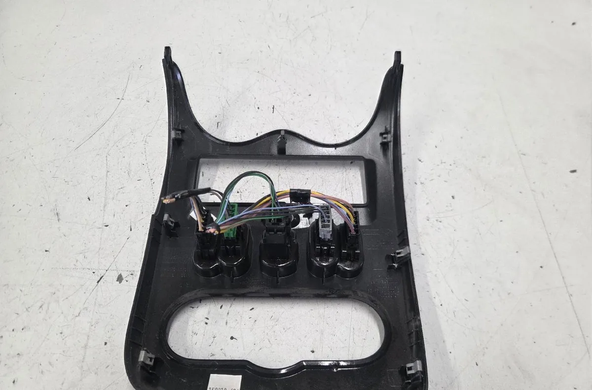 Commande lève-glace porte avant gauche DACIA DUSTER 1 PHASE 1 occasion