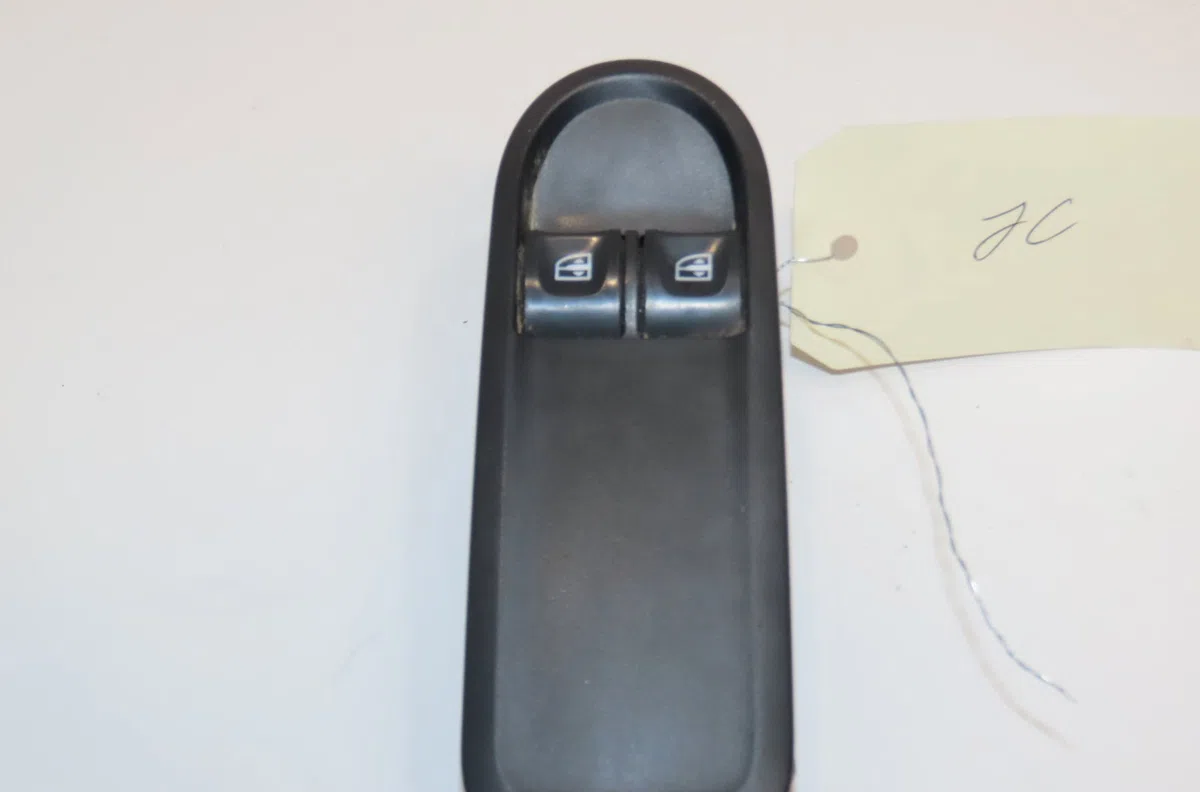 Commande lève-glace porte avant gauche Dacia DUSTER (HS_) 1.5 dci (hsaj) (2010-2018) occasion