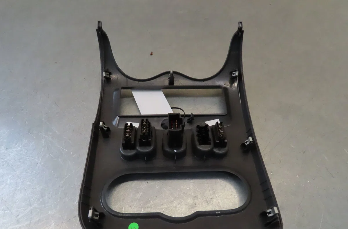 Commande lève-glace porte avant gauche Dacia DUSTER (HS_) 1.5 dci (hsaj) (2010-2018) occasion