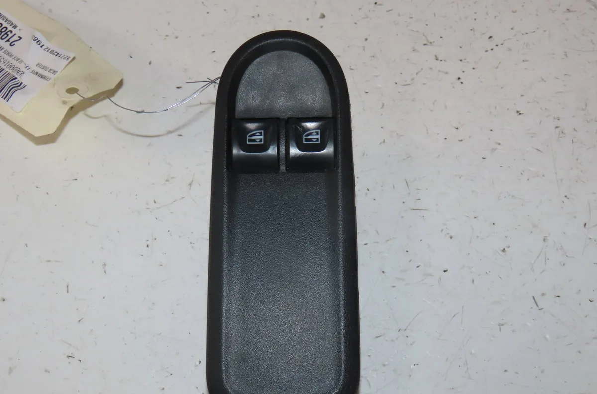 Commande lève-glace porte avant gauche Dacia DUSTER (HS_) 1.6 16v lpg (2011-2018) occasion