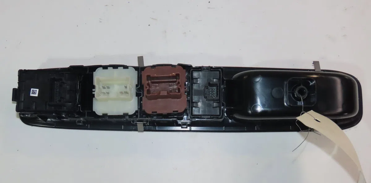 Commande lève-glace porte avant gauche Dacia JOGGER 1.0 tce 100 eco-g (rkmt) (2022) occasion