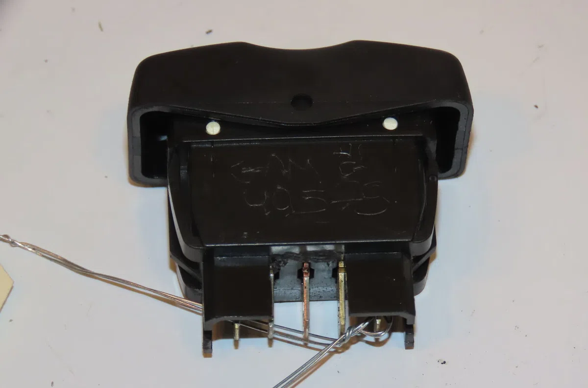 Commande lève-glace porte avant gauche Dacia LOGAN (LS_) 1.5 dci (ls0k) (2006-2012) occasion