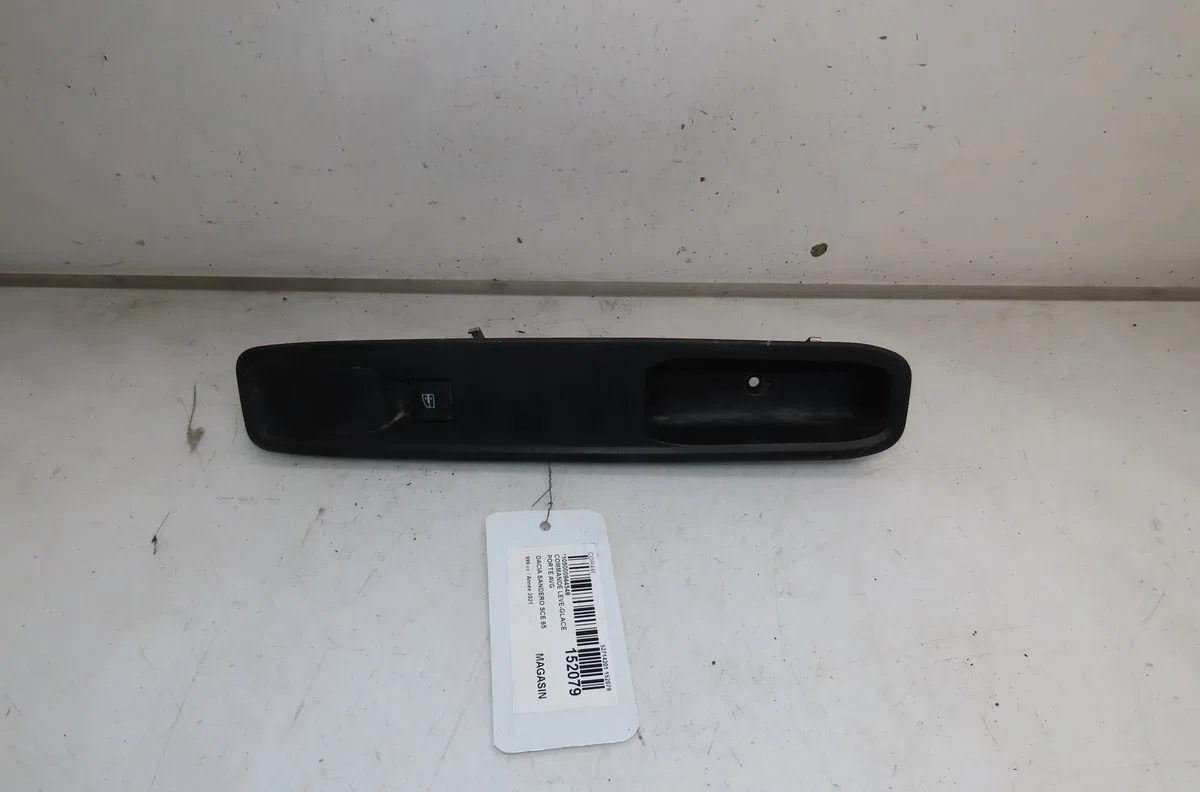Commande lève-glace porte avant gauche Dacia SANDERO III 1.0 sce 65 (2021) occasion