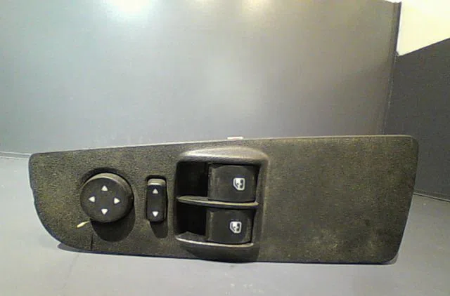 Commande lève-glace porte avant gauche Fiat BRAVO II (198_) 1.6 d multijet (198axh1b) (2007-2014) 5 portes occasion