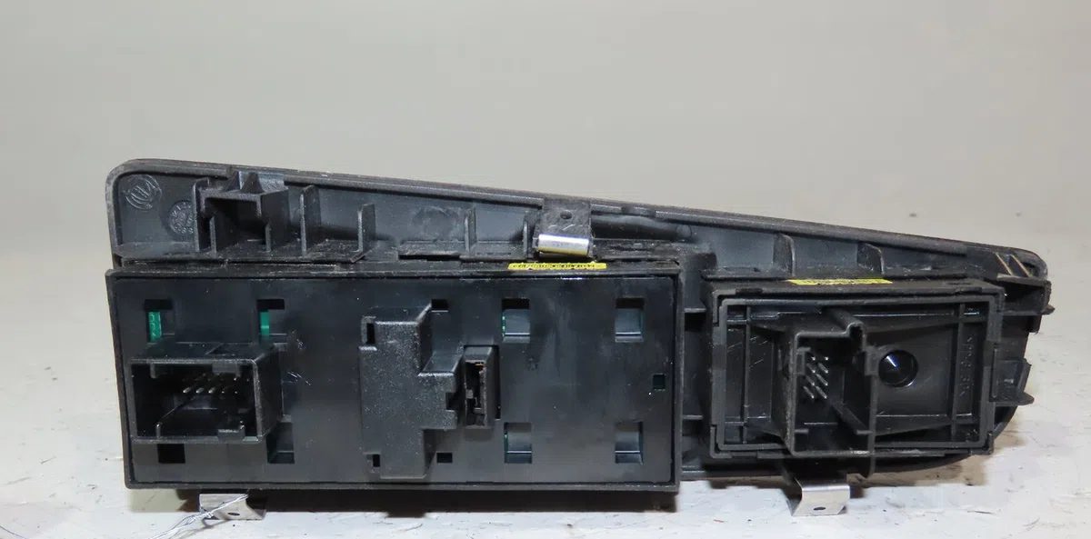 Commande lève-glace porte avant gauche Fiat BRAVO II (198_) 1.6 d multijet (198axm1b) (2008-2014) occasion