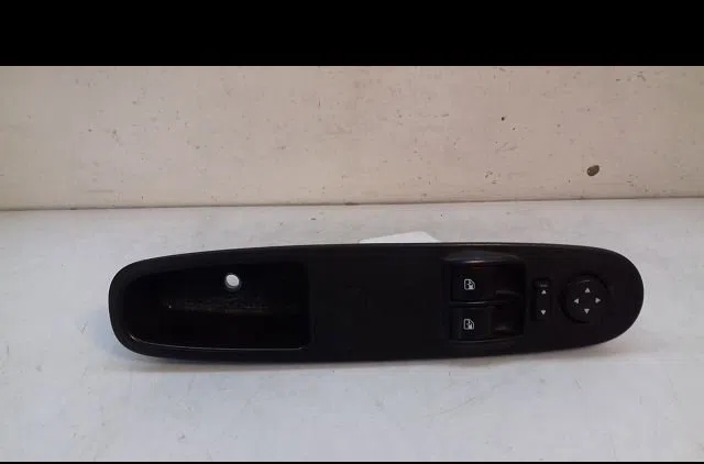 Commande lève-glace porte avant gauche Fiat PUNTO (199_) 1.3 d multijet (2012) occasion
