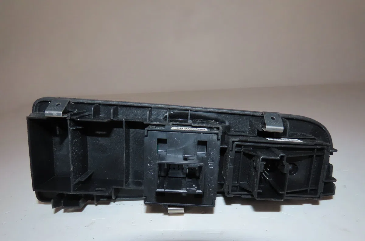 Commande lève-glace porte avant gauche Fiat PUNTO EVO (199_) 1.2 (2009-2012) occasion