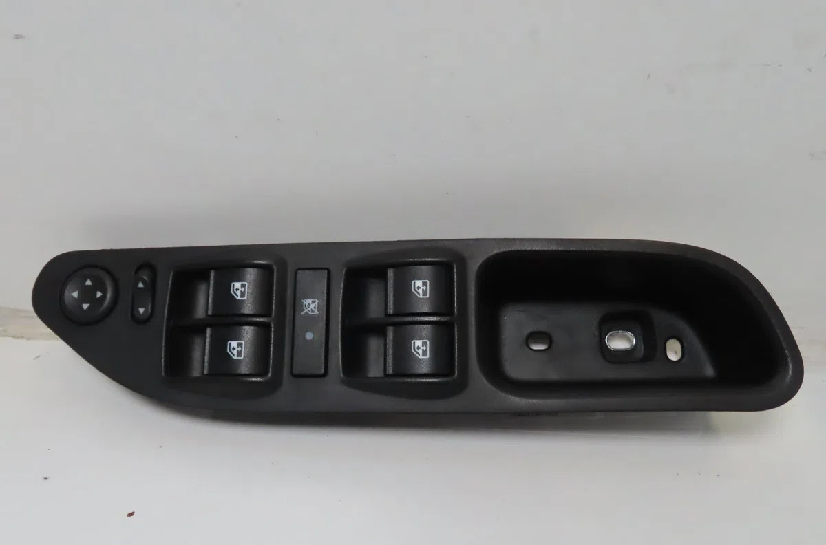 Commande lève-glace porte avant gauche Fiat TIPO 3-5 portes (356_, 357_) 1.4 (356hxa1b) (2016-2020) occasion