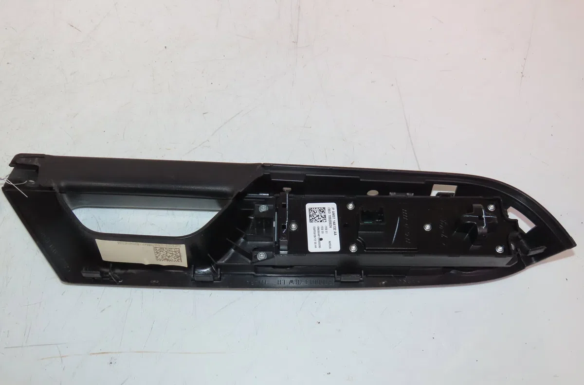 Commande lève-glace porte avant gauche FORD B-MAX occasion
