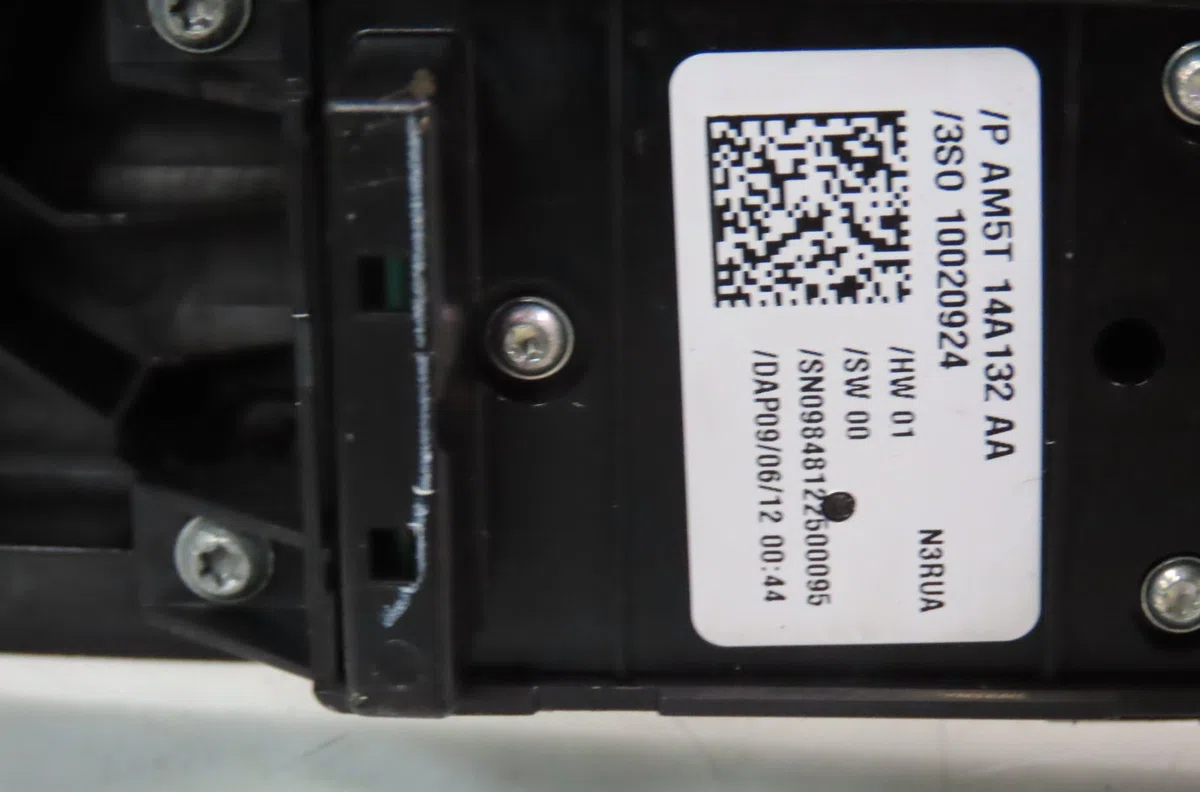 Commande lève-glace porte avant gauche FORD B-MAX occasion