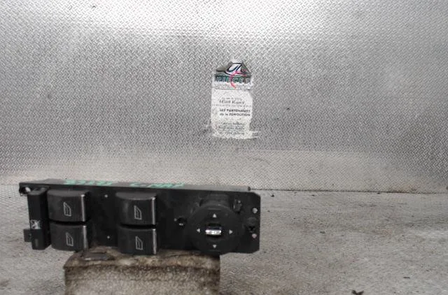 Commande lève-glace porte avant gauche FORD C-MAX 2 C-MAX 2 PHASE 1 occasion