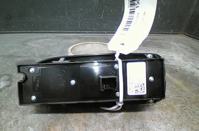 Commande lève-glace porte avant gauche Ford C-MAX (DM2) 1.6 tdci (2007-2010) 5 portes occasion