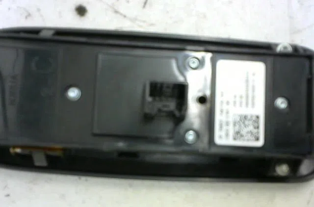 Commande lève-glace porte avant gauche Ford C-MAX (DM2) 1.8 tdci (2007-2010) 5 portes occasion