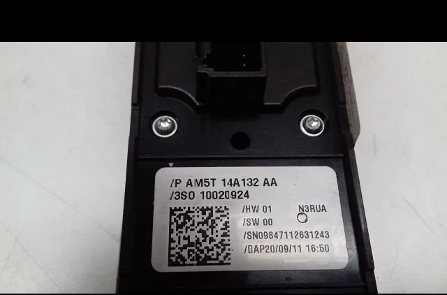 Commande lève-glace porte avant gauche Ford C-MAX II (DXA-CB7, DXA-CEU) 2.0 tdci (2010-2019) occasion