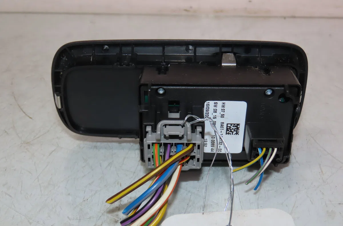Commande lève-glace porte avant gauche Ford FIESTA VI (CB1, CCN) 1.6 tdci (2008-2012) occasion