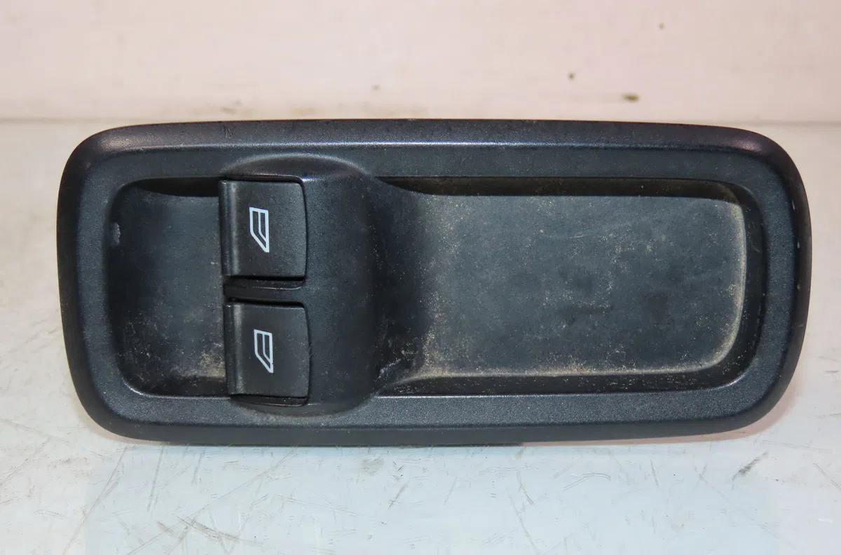 Commande lève-glace porte avant gauche Ford FIESTA VI (CB1, CCN) 1.6 tdci (2008-2012) occasion